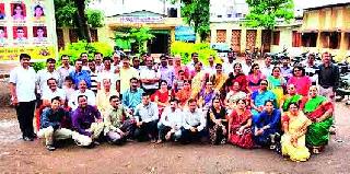 After 22 years, again filled school | तब्बल २२ वर्षांनंतर पुन्हा भरली शाळा After 22 years, again filled school | तब्बल २२ वर्षांनंतर पुन्हा भरली शाळा
