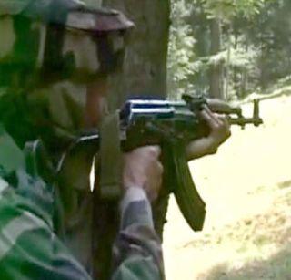 Jammu terrorists infiltrating terrorists in Kashmir; | जम्मू काश्मीरात पुन्हा दहशतवाद्यांची घुसखोरी, 2 दहशतवाद्यांचा खात्मा