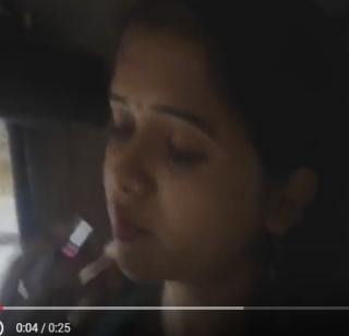 Walking through the rickshaw, instead of make-up, Kadammokhachich feared .... | रिक्षातून फिरताना मेकअपऐवजी कपाळमोक्षाचीच भीती.... Walking through the rickshaw, instead of make-up, Kadammokhachich feared .... | रिक्षातून फिरताना मेकअपऐवजी कपाळमोक्षाचीच भीती....