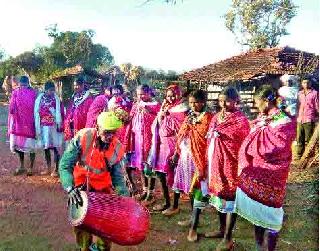 On the way to the extinction of 'Phadki' of tribals | आदिवासींची ‘फडकी’ नामशेष होण्याच्या मार्गावर