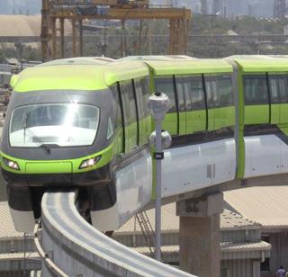 After four hours, the monorail started | अखेर चार तासानंतर मोनोरेल सुरु After four hours, the monorail started | अखेर चार तासानंतर मोनोरेल सुरु