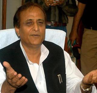 The rape that took place in Mylakhera in Bulandshahr is a political exercise - Azam Khan | बुलंदशहरात मायलेकीवर झालेला बलात्कार हे राजकीय कारस्थान - आझम खान