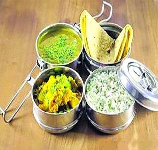 Dinner can be given to patients and relatives! | रुग्ण व नातेवाइकांना मिळणार जेवणाचे डबे! Dinner can be given to patients and relatives! | रुग्ण व नातेवाइकांना मिळणार जेवणाचे डबे!