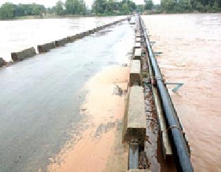 Pearlkota river water level increased | पर्लकोटा नदीचा जलस्तर वाढला Pearlkota river water level increased | पर्लकोटा नदीचा जलस्तर वाढला