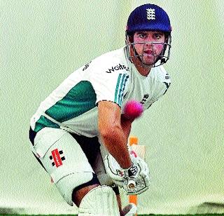 Pakistan's batting on batsmen | पाकिस्तानची भिस्त फलंदाजांवर Pakistan's batting on batsmen | पाकिस्तानची भिस्त फलंदाजांवर