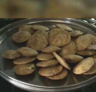 Video - Shegaon Kachori took 66 years | व्हीडीओ - शेगाव कचोरी झाली ६६ वर्षाची Video - Shegaon Kachori took 66 years | व्हीडीओ - शेगाव कचोरी झाली ६६ वर्षाची