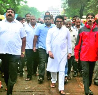 Again fluttering new! | पुन्हा थरारली नवनिर्माणाची वीट ! Again fluttering new! | पुन्हा थरारली नवनिर्माणाची वीट !