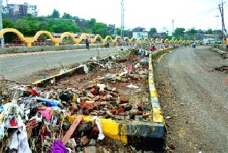 Due to Shahi Road Mahanapalle | महापुराने शाहीमार्गाची दैना