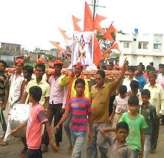 Washim - Kawad for shelling out of Selubazar | वाशिम - शेलुबाजारवरुन लोणार साठी निघाली कावड Washim - Kawad for shelling out of Selubazar | वाशिम - शेलुबाजारवरुन लोणार साठी निघाली कावड