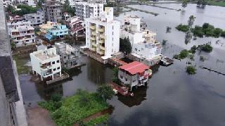 Despite the lack of rainfall throughout the Kolhapur period | कोल्हापूरात पावसाचा जोर कमी झाला असला तरी