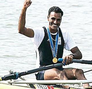 Out of the rowing player Dutu Bocal medal races | रोइंगपटू दत्तू भोकनल पदकाच्या शर्यतीतून बाहेर