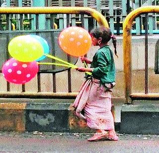 Out of school children on paper! | शालाबाह्य मुले कागदावरच!