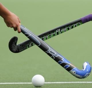 Hockey defeated Indian women 6-1 | हॉकीत भारतीय महिला संघाचा 6-1 असा पराभव