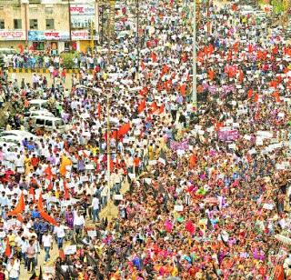 Viraat Morcha in Aurangabad protesting against 'Kopardi' | ‘कोपर्डी’च्या निषेधार्थ औरंगाबादमध्ये विराट मोर्चा