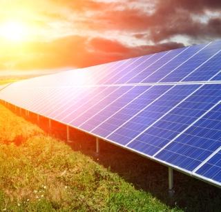 Private companies will compete for solar energy | सौरऊर्जेसाठी खासगी कंपन्यांत स्पर्धा रंगणार