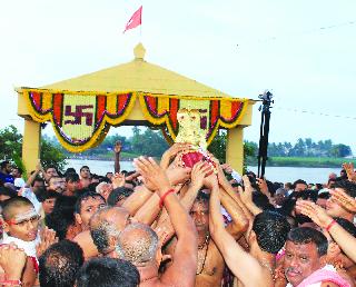 Festivals for devotees of 'Kanyaagata' | ‘कन्यागत’ ठरतेय भाविकांसाठी पर्वणी