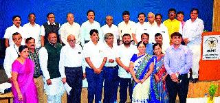 Reach health service in remote areas | दुर्गम भागात आरोग्य सेवा पोहचवावी Reach health service in remote areas | दुर्गम भागात आरोग्य सेवा पोहचवावी
