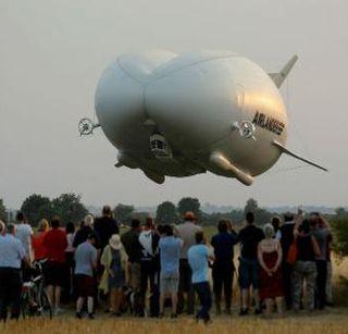 The world's largest airplane flight | जगातील सर्वात मोठ्या विमानाने घेतलं उड्डाण