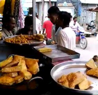 Nashik - An open-ended food item sells | नाशिक - उघड्यावरील अन्न पदार्थांची विक्री सुरूच