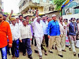 Manmad is 'closed'! | मनमाडला कडकडीत ‘बंद’!