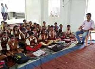 The agitator tilting the education department for the students | आंदोलनकर्त्या विद्यार्थ्यांपुढे शिक्षण विभाग झुकले The agitator tilting the education department for the students | आंदोलनकर्त्या विद्यार्थ्यांपुढे शिक्षण विभाग झुकले