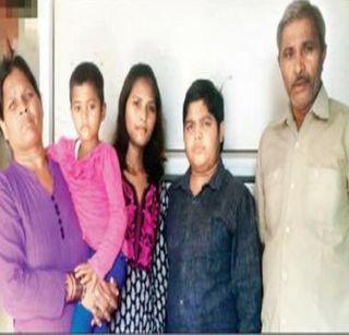 Oh dear! 4 year old girl got admission in Ninth grade | अरे बापरे ! 4 वर्षाच्या चिमुरडीला मिळाला नववी इयत्तेत प्रवेश