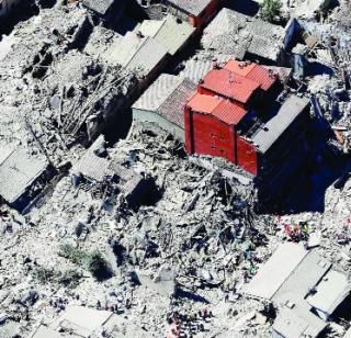 120 killed in earthquake in Italy Many homes collapsed | इटालीमध्ये भूकंपात १२० मृत्युमुखी; कोसळली अनेक घरे