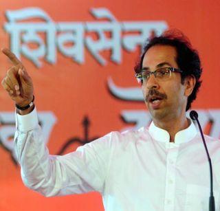 Hindus celebrate festival festivals in India - Uddhav Thackeray | हिंदुस्थानात हिंदूंनी सण-उत्सव साजरे करणं अपराध - उद्धव ठाकरे