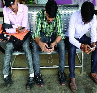 Now Wi-Fi will be available at the railway station | रेल्वे स्टेशनवर आता फेसबुककडूनही वाय-फाय