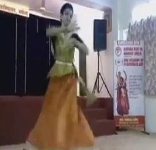 VIDEO: Mileyiki's Kathak dance dancer! | VIDEO : मायलेकींच्या कथ्थक नृत्याने रसीक मंत्रमृग्ध !