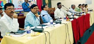 ZDP-backed officials of Dandi Bahadar | दांडी बहाद्दर अधिकाऱ्यांना झेडपी देणार समज ZDP-backed officials of Dandi Bahadar | दांडी बहाद्दर अधिकाऱ्यांना झेडपी देणार समज