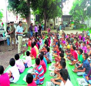 Pride of work of 'Nature's work' in Akola! | ‘मन की बात’मध्ये अकोल्यातील ‘निसर्गकट्टा’च्या कार्याचा गौरव! Pride of work of 'Nature's work' in Akola! | ‘मन की बात’मध्ये अकोल्यातील ‘निसर्गकट्टा’च्या कार्याचा गौरव!