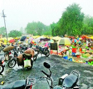 Rainfall at Baramati, Indapur after waiting | प्रतीक्षेनंतर बारामती, इंदापूरला पाऊस