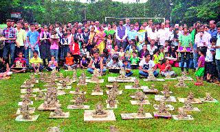 More than 600 eco-friendly Ganesh idols | विद्यार्थ्यांनी साकारल्या सहाशेहून अधिक पर्यावरणपूरक गणेशमूर्ती