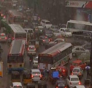 Monsoon rains, four deaths in Hyderabad | हैदराबादमध्ये पावसाचा कहर, चौघांचा मृत्यू