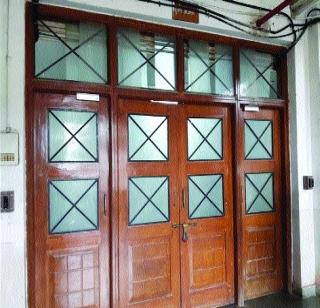 Rada refused to accept admission of citizens | नागरिकांना प्रवेश नाकारल्याने पालिकेत राडा Rada refused to accept admission of citizens | नागरिकांना प्रवेश नाकारल्याने पालिकेत राडा