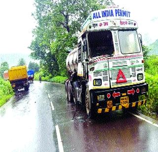 Two accidents on the Mumbai-Goa National Highway | मुंबई-गोवा राष्ट्रीय महामार्गावर दोन अपघात Two accidents on the Mumbai-Goa National Highway | मुंबई-गोवा राष्ट्रीय महामार्गावर दोन अपघात