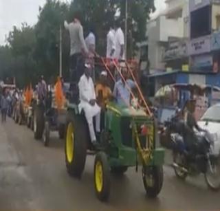 VIDEO: Heavy tractor pumps in Mehkar | VIDEO : मेहकरमध्ये भरला ट्रॅक्टरचा पोळा