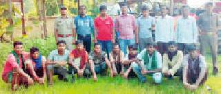 In the forest possession of murum diggers | जंगलात मुरुम खोदणारे ताब्यात In the forest possession of murum diggers | जंगलात मुरुम खोदणारे ताब्यात