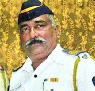 Commitment to the traffic police Shinde | वाहतूक पोलीस शिंदे यांना श्रध्दांजली Commitment to the traffic police Shinde | वाहतूक पोलीस शिंदे यांना श्रध्दांजली