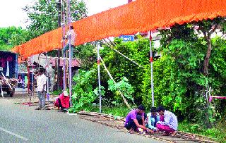 The pace of preparation of public Ganesh Mandals | सार्वजनिक गणेश मंडळांच्या तयारीला वेग