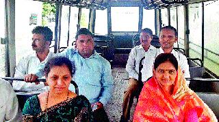 Zilla Parishad president's bus expedition | जिल्हा परिषद अध्यक्षांंचा ‘बसप्रवास’