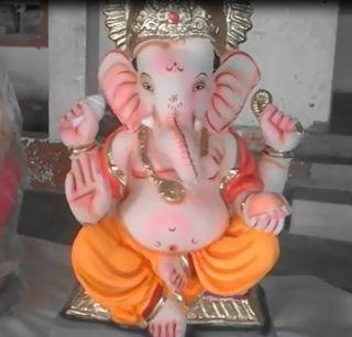 Bappa weighing only 41 grams | अवघ्या ४१ ग्रॅम वजनाचे बाप्पा