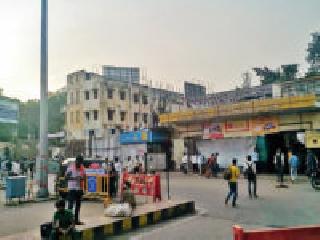The building will soon be demolished | रेल्वेस्थानकाची इमारत लवकरच पाडणार The building will soon be demolished | रेल्वेस्थानकाची इमारत लवकरच पाडणार