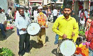 The most popular procession in Yeola | येवल्यात सवाद्य मिरवणूक The most popular procession in Yeola | येवल्यात सवाद्य मिरवणूक