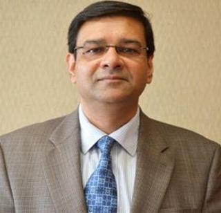Rajan retired, now formulated by Urjit Patek | राजन निवृत्त, आता सूत्रे ऊर्जित पटेलांकडे Rajan retired, now formulated by Urjit Patek | राजन निवृत्त, आता सूत्रे ऊर्जित पटेलांकडे