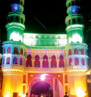 Ganesh Festival of Chandrapura, which is beautifully decorated | आकर्षक रोषणाईने सजला चंद्रपुरातील गणेशोत्सव Ganesh Festival of Chandrapura, which is beautifully decorated | आकर्षक रोषणाईने सजला चंद्रपुरातील गणेशोत्सव