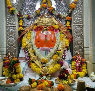 Chintamani's big crowd of devotees | चतुर्थीनिमित्त चिंतामणीला भाविकांची मोठी गर्दी