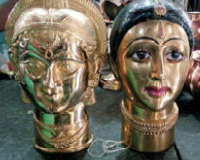 The purchase of brass at gaurai's arrival loud | गौराईच्या आगमनावर पितळीची खरेदी जोरात