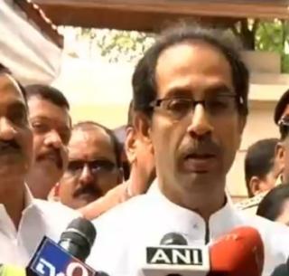 Those who attacked the police should be punished - Uddhav Thackeray | पोलिसांवर हल्ले करणा-यांना शिक्षा झालीच पाहिजे - उद्धव ठाकरे